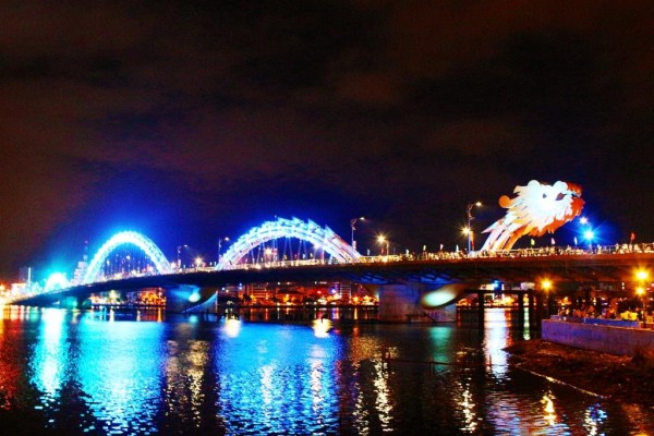 Dragon-Bridge-Danang-Vietnam-01