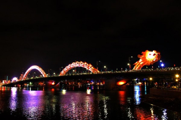 Dragon-Bridge-Danang-Vietnam-04