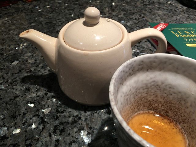 びすとろ とや、急須で出てくるお茶